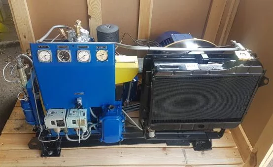 Поршневой компрессор Мелком АКР-21
