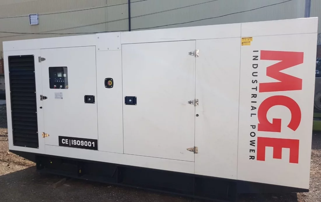 Дизельный генератор Doosan MGE 200-Т400 в кожухе